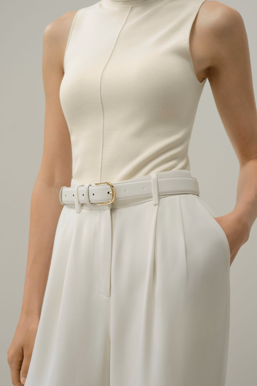 Ceinture en cuir avec boucle en or