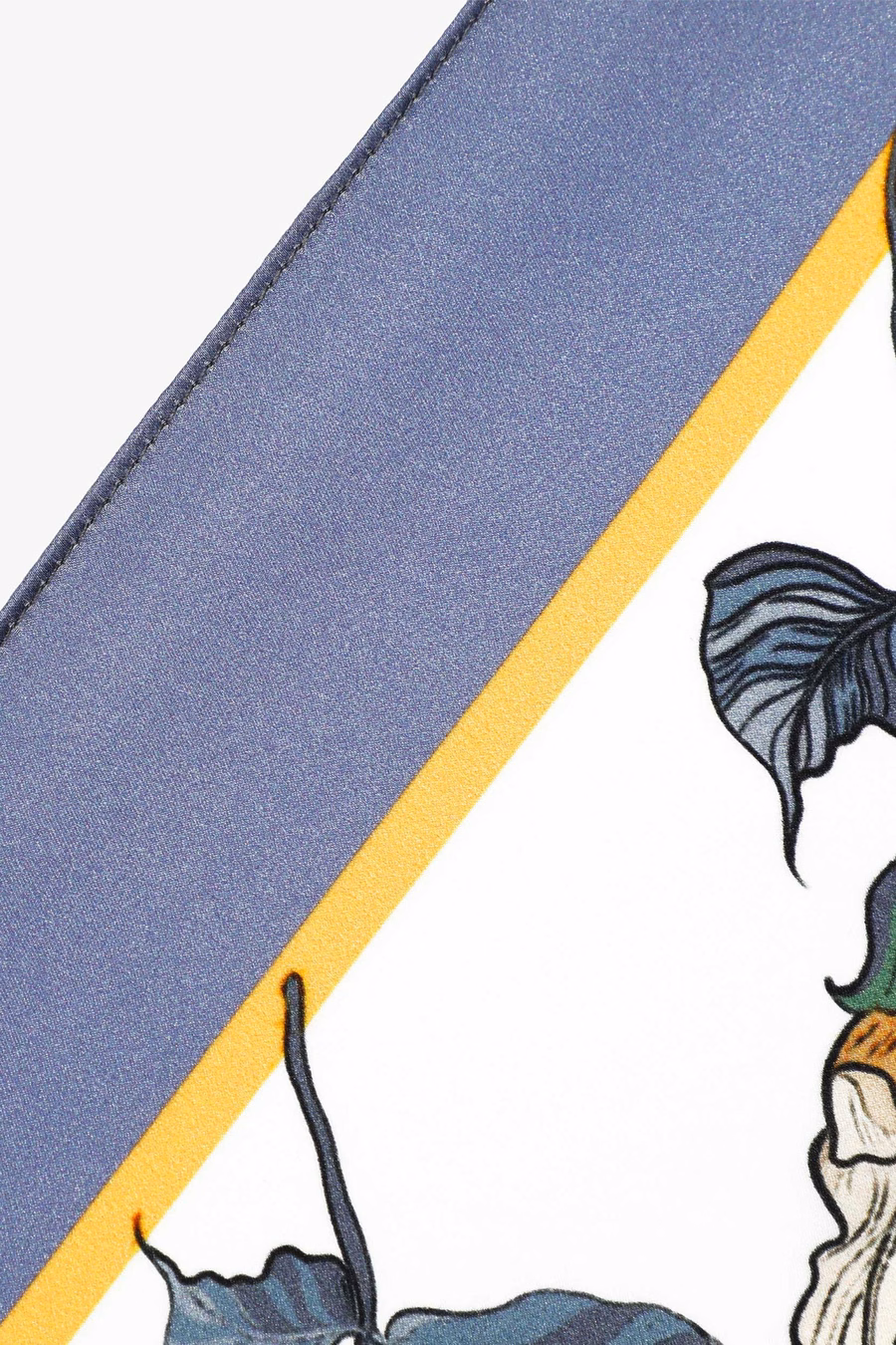 Foulard en soie carré floral chic