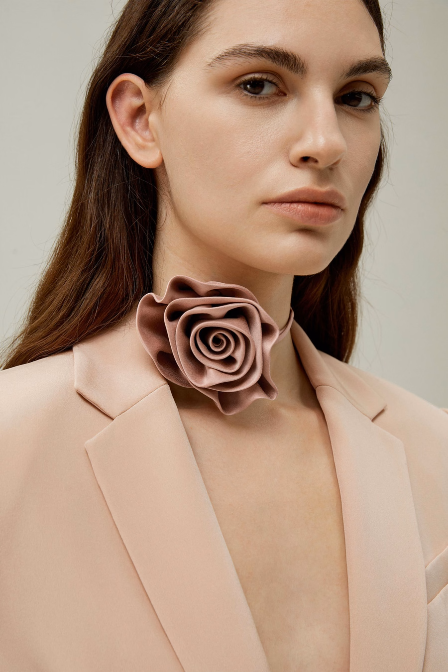 Collier en Soie avec Col Rosette