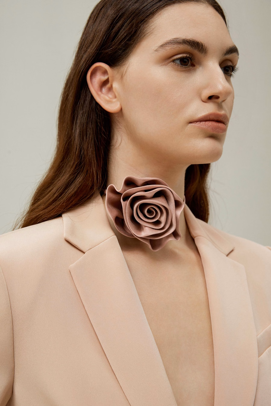 Collier en Soie avec Col Rosette