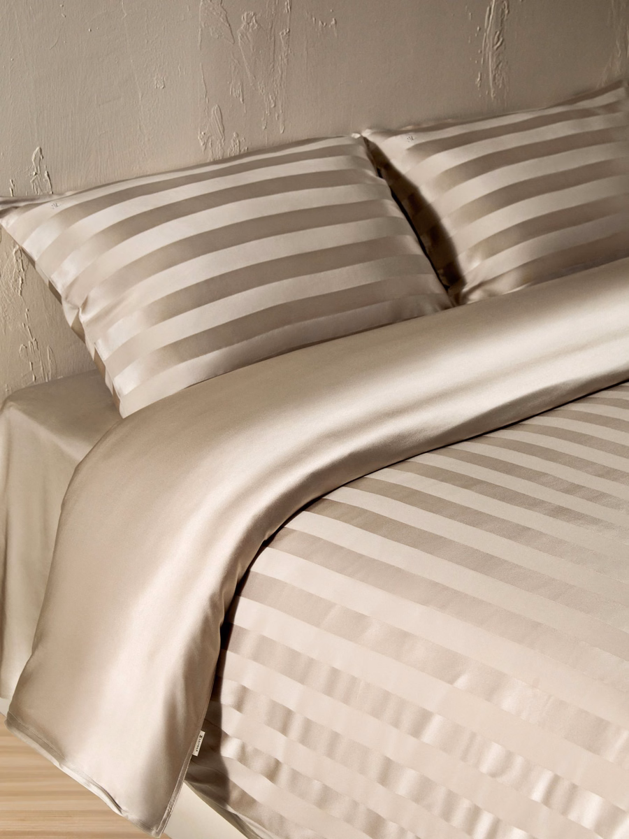 Housse de coussin en soie à rayures