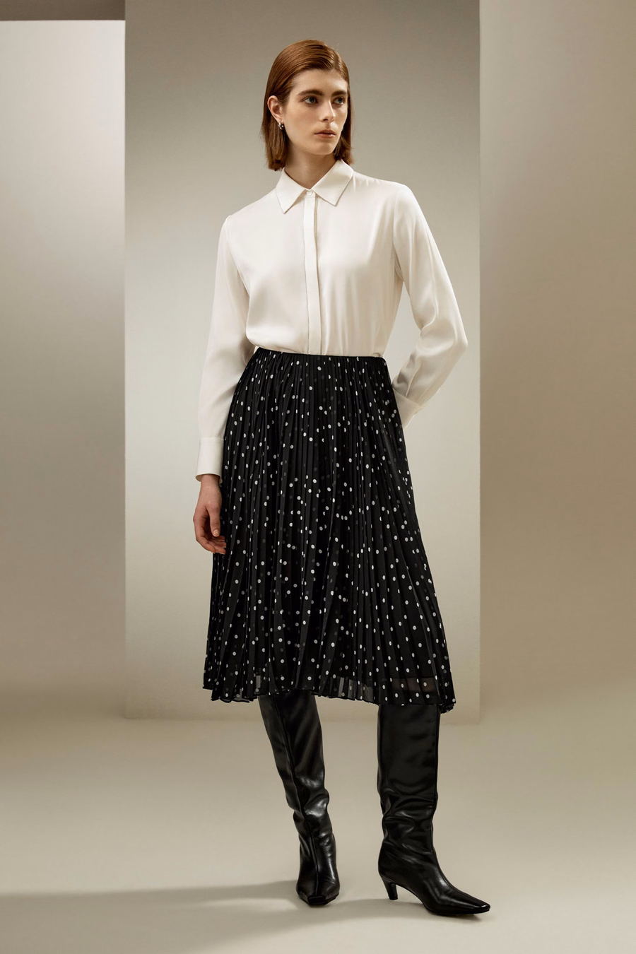 Chemise en soie avec chaînes perlées