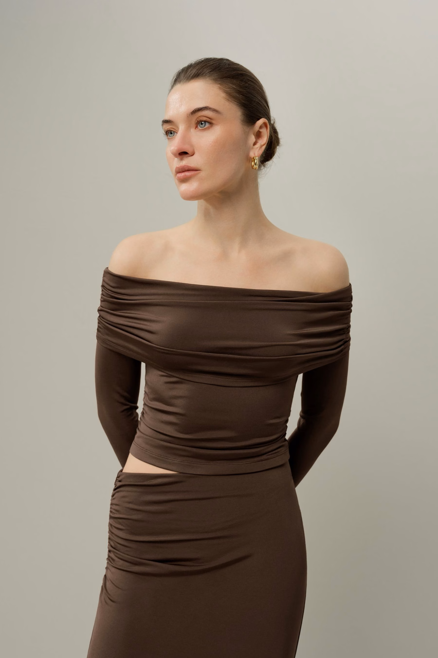 Top à Manches Longues Off-Shoulder en Jersey de Soie Breeze