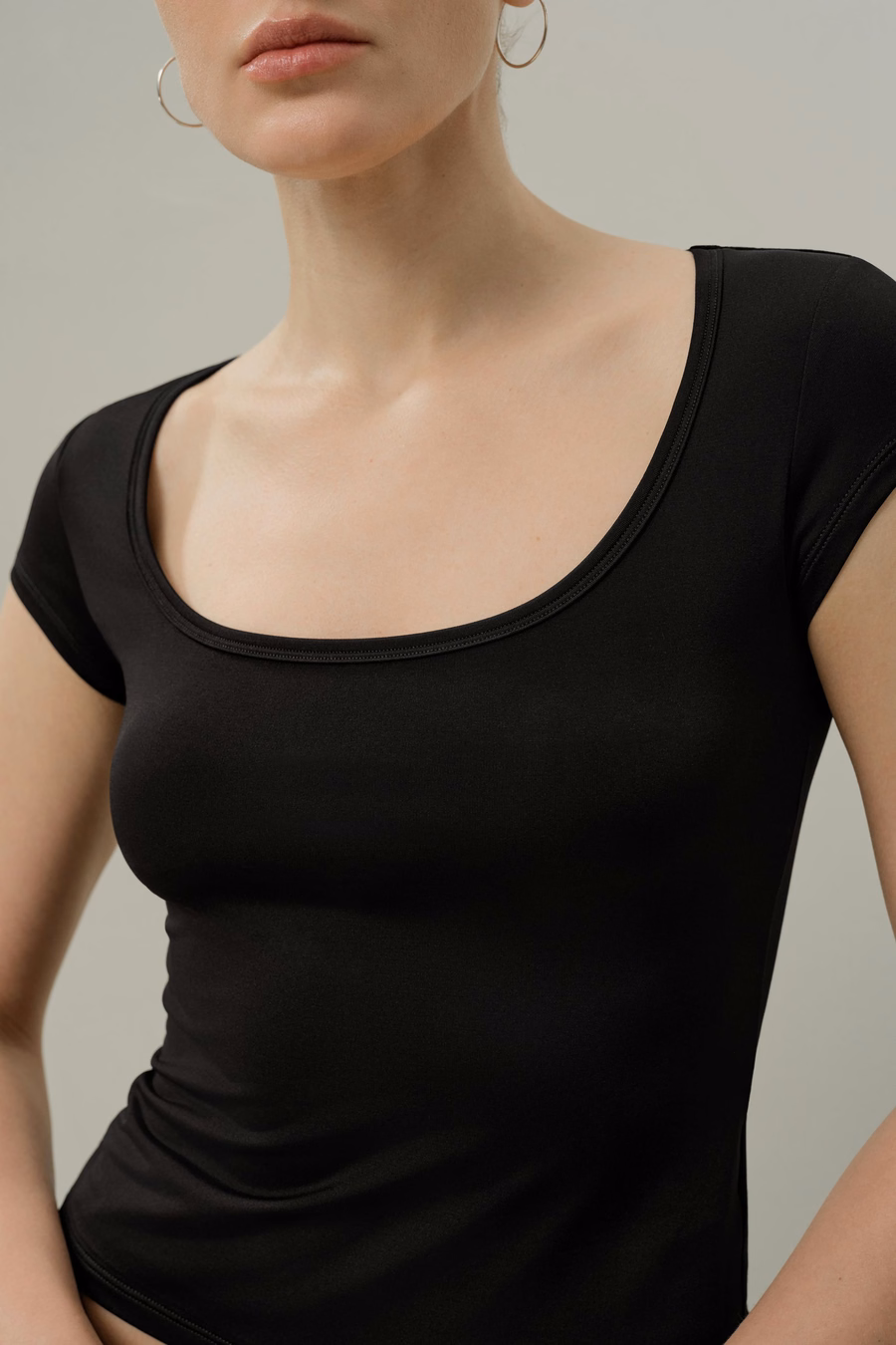 T-shirt à encolure en V Silk Breeze