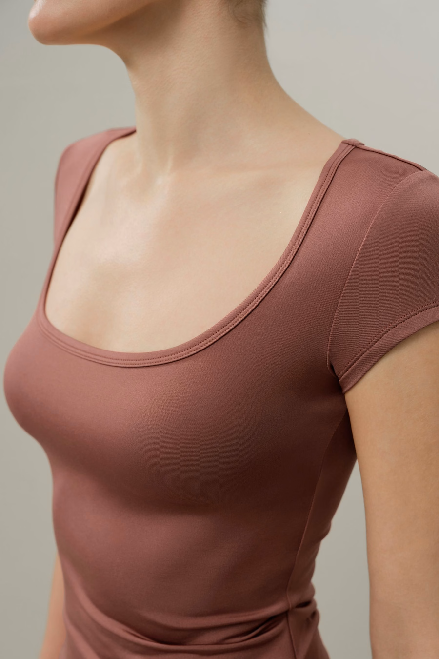 T-shirt à encolure en V Silk Breeze