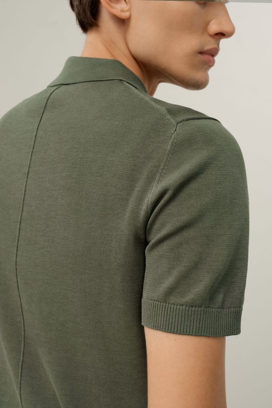 Polo Regular-Fit en Soie-Coton à Col en V