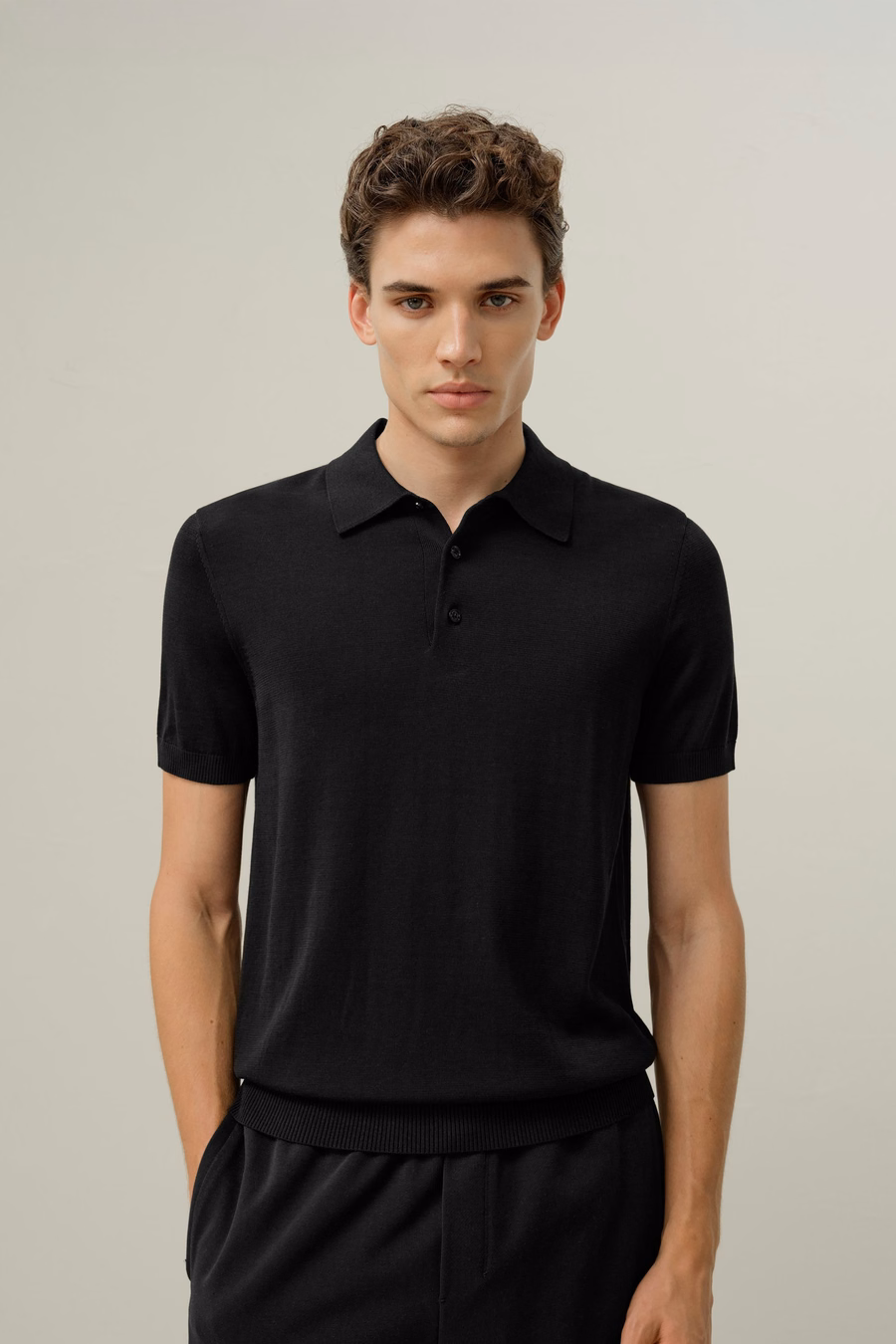 Polo Regular-Fit en Soie-Coton à Col en V