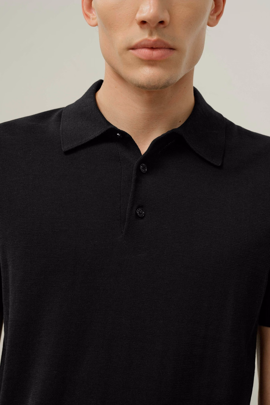 Polo Regular-Fit en Soie-Coton à Col en V