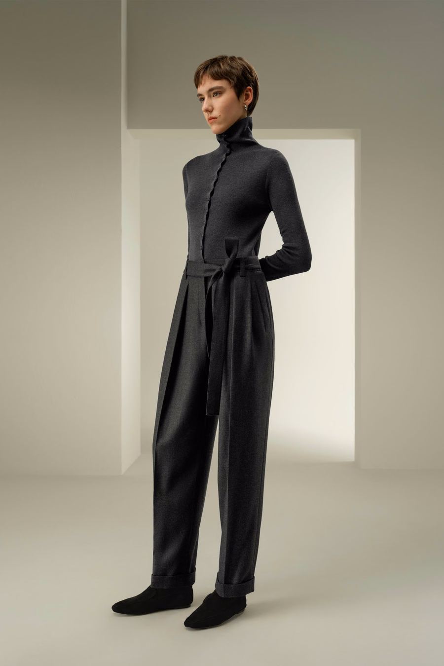 Pantalon Baril en Soie-Laine Avec Plis Avant