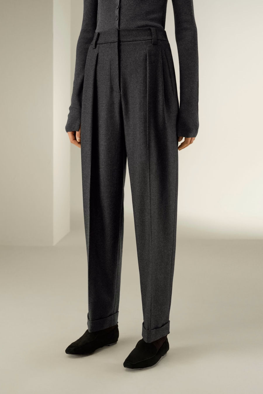 Pantalon Baril en Soie-Laine Avec Plis Avant