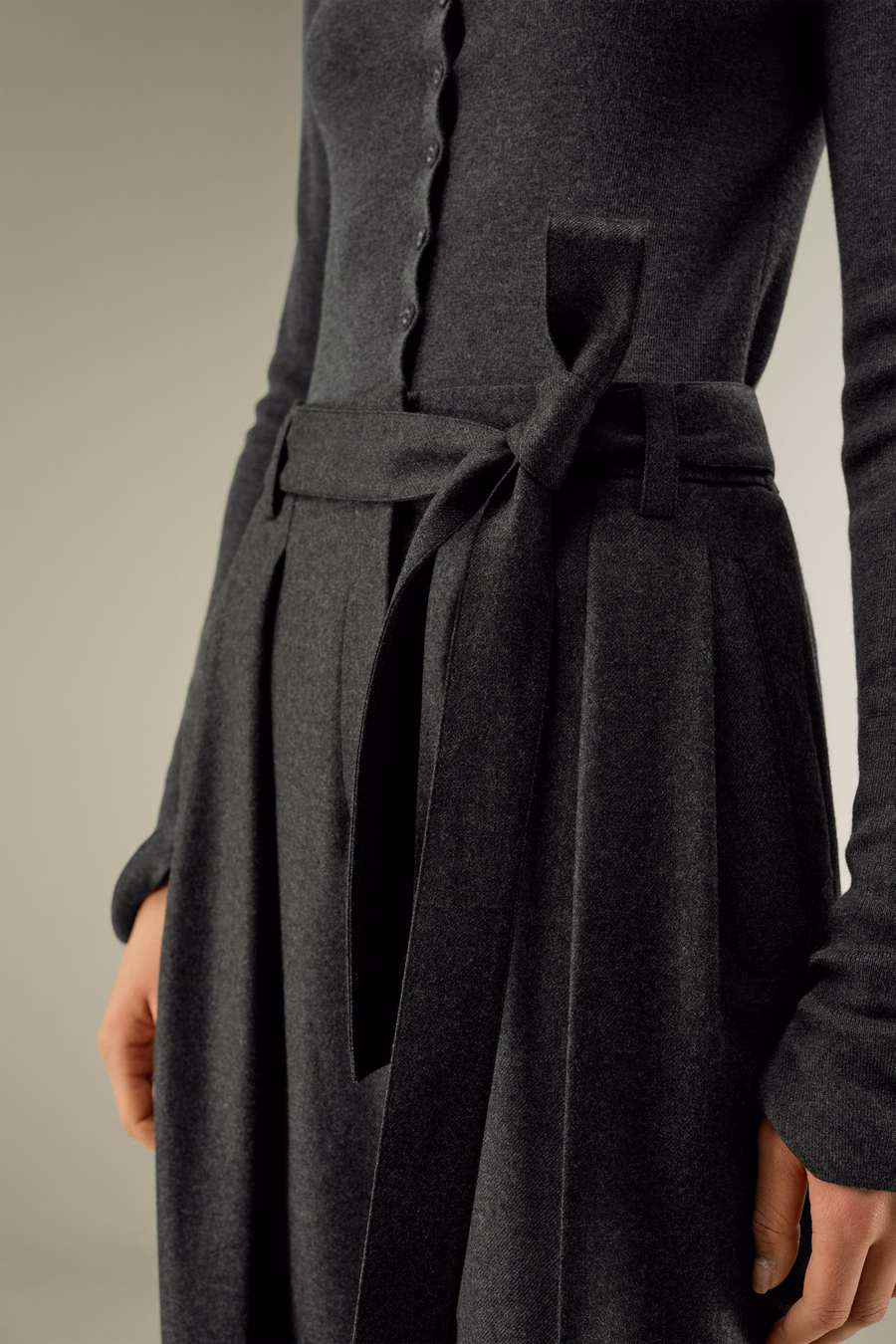 Pantalon Baril en Soie-Laine Avec Plis Avant