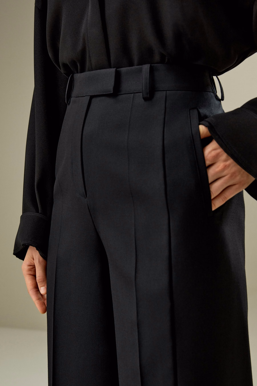 Pantalons droits en mélange de laine et de soie