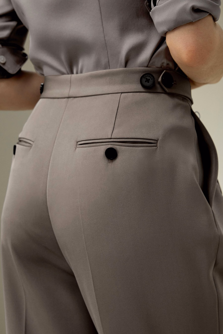 Pantalons à taille subtile