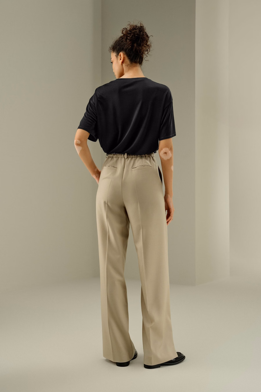 Pantalons droits en mélange de laine et de soie