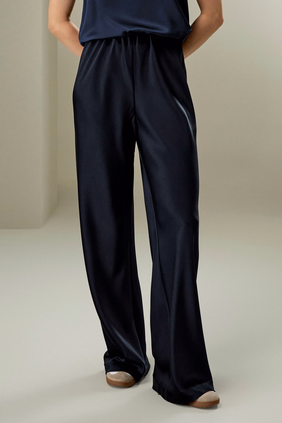 Pantalons en soie coupés à biais intégral