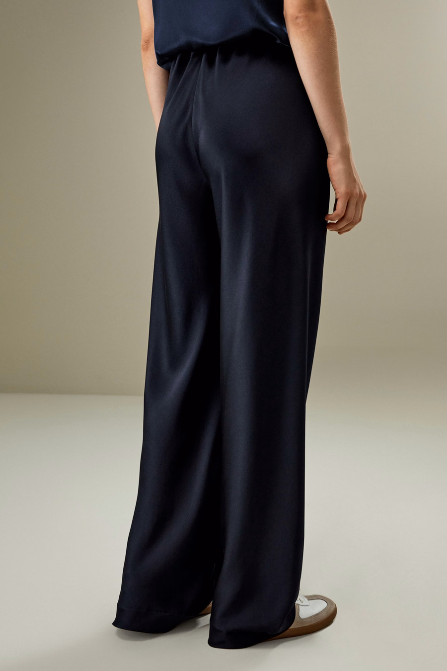 Pantalons en soie coupés à biais intégral