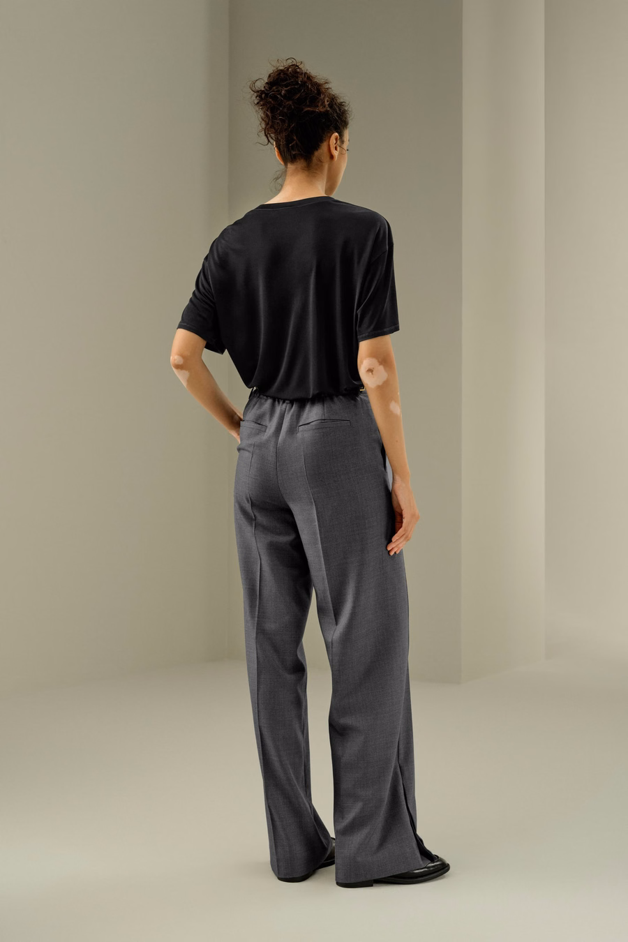 Pantalons droits en mélange de laine et de soie