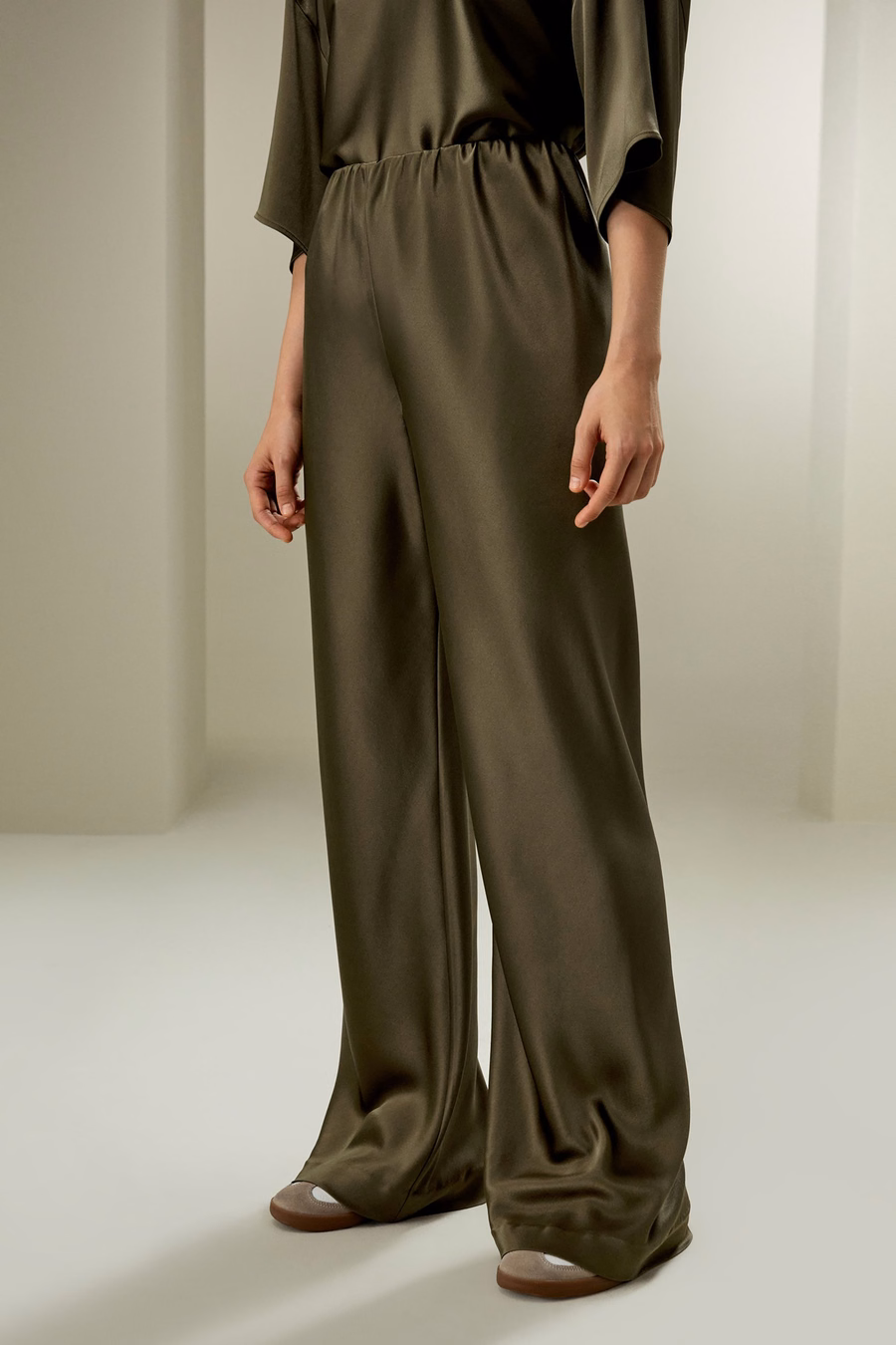 Pantalons en soie coupés à biais intégral