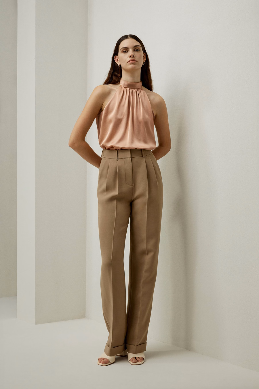 Haut halter en soie Graceful Breeze