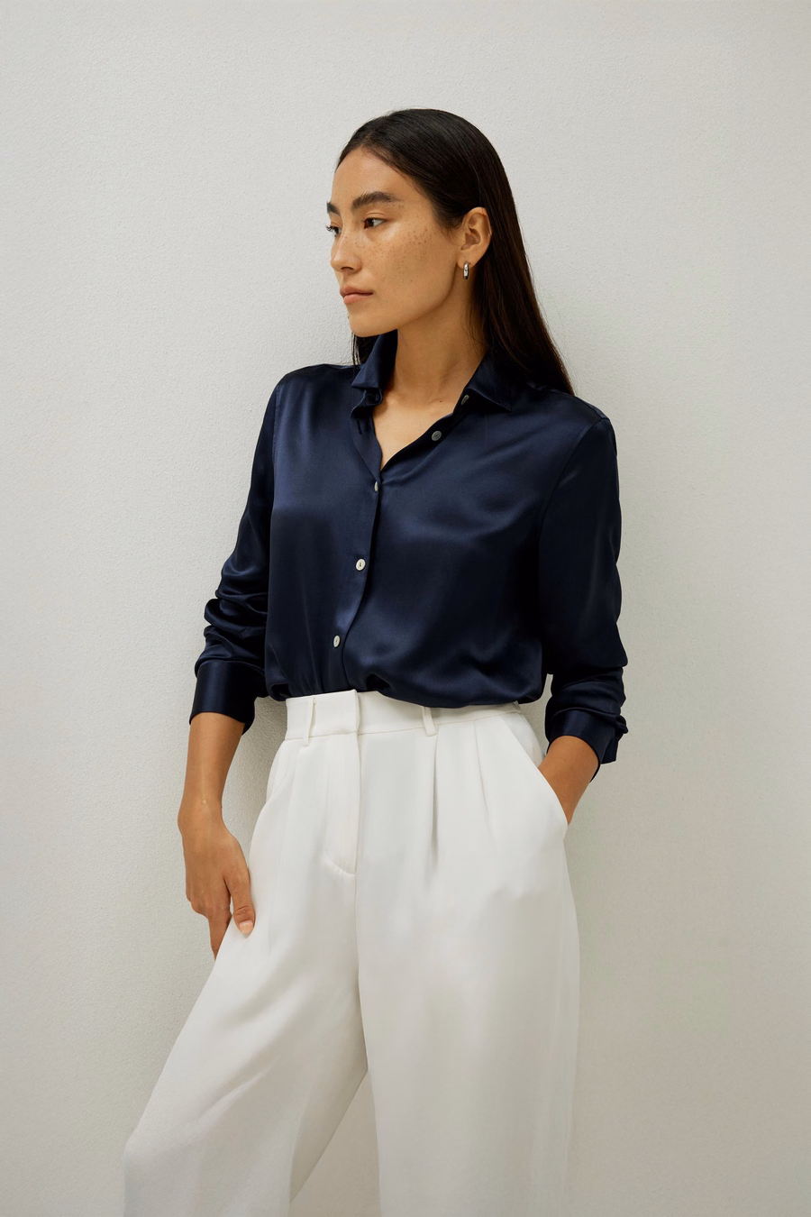 Chemise en soie élégante à boutons
