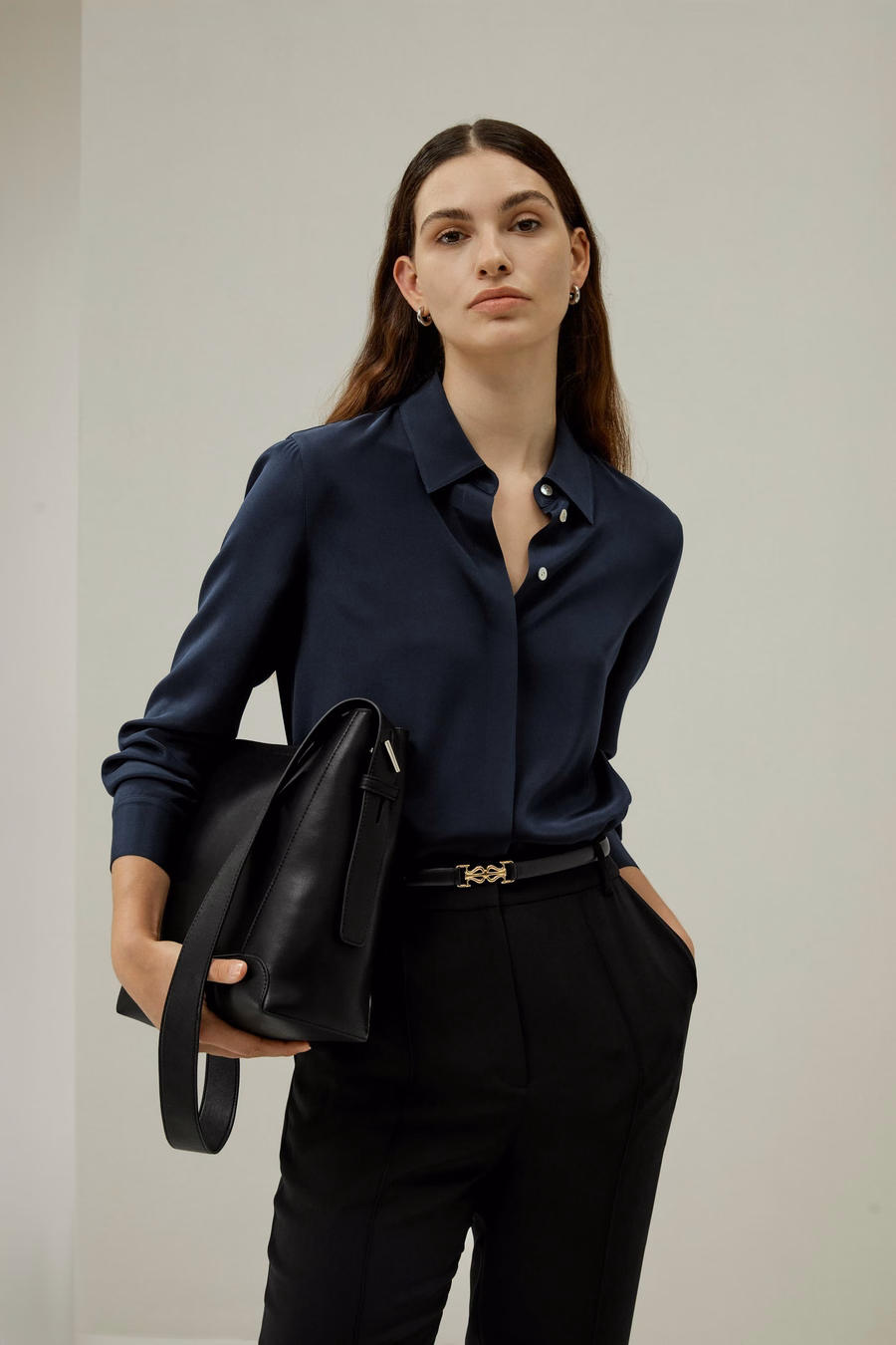 Blouse en soie à boutons gracieux