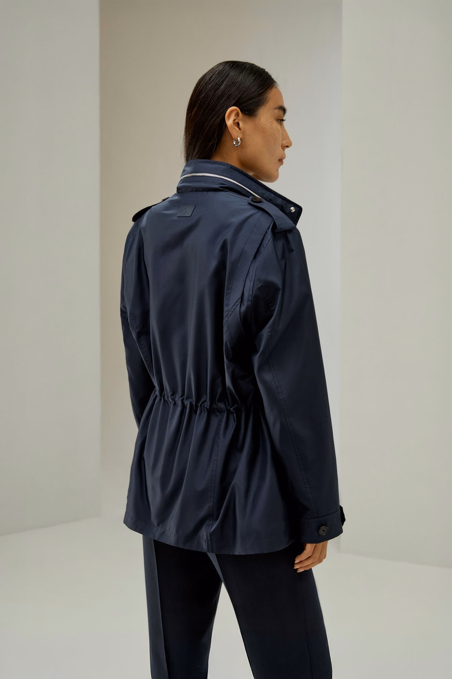 Veste utilitaire moderne résistante à l'eau