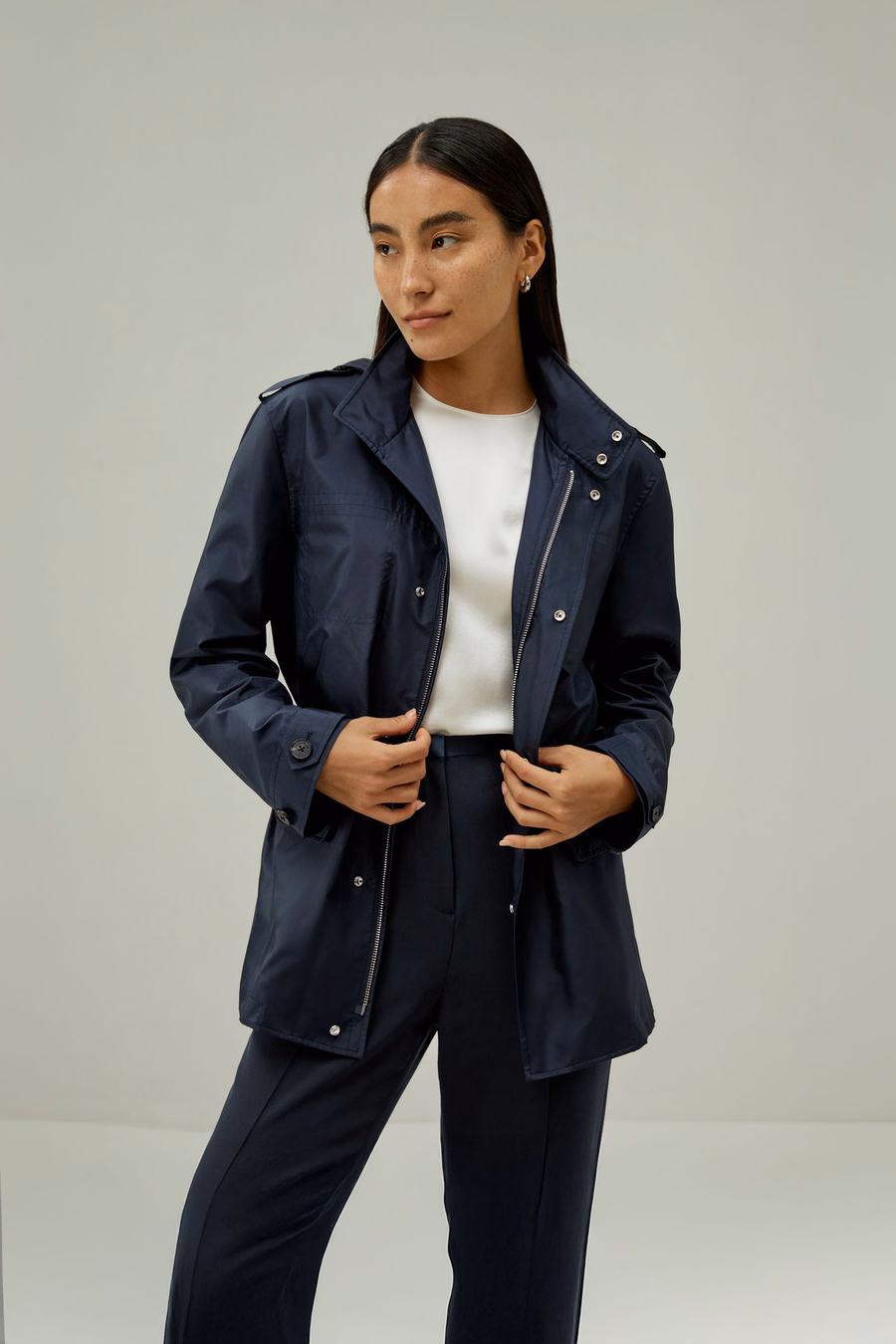 Veste utilitaire moderne résistante à l'eau
