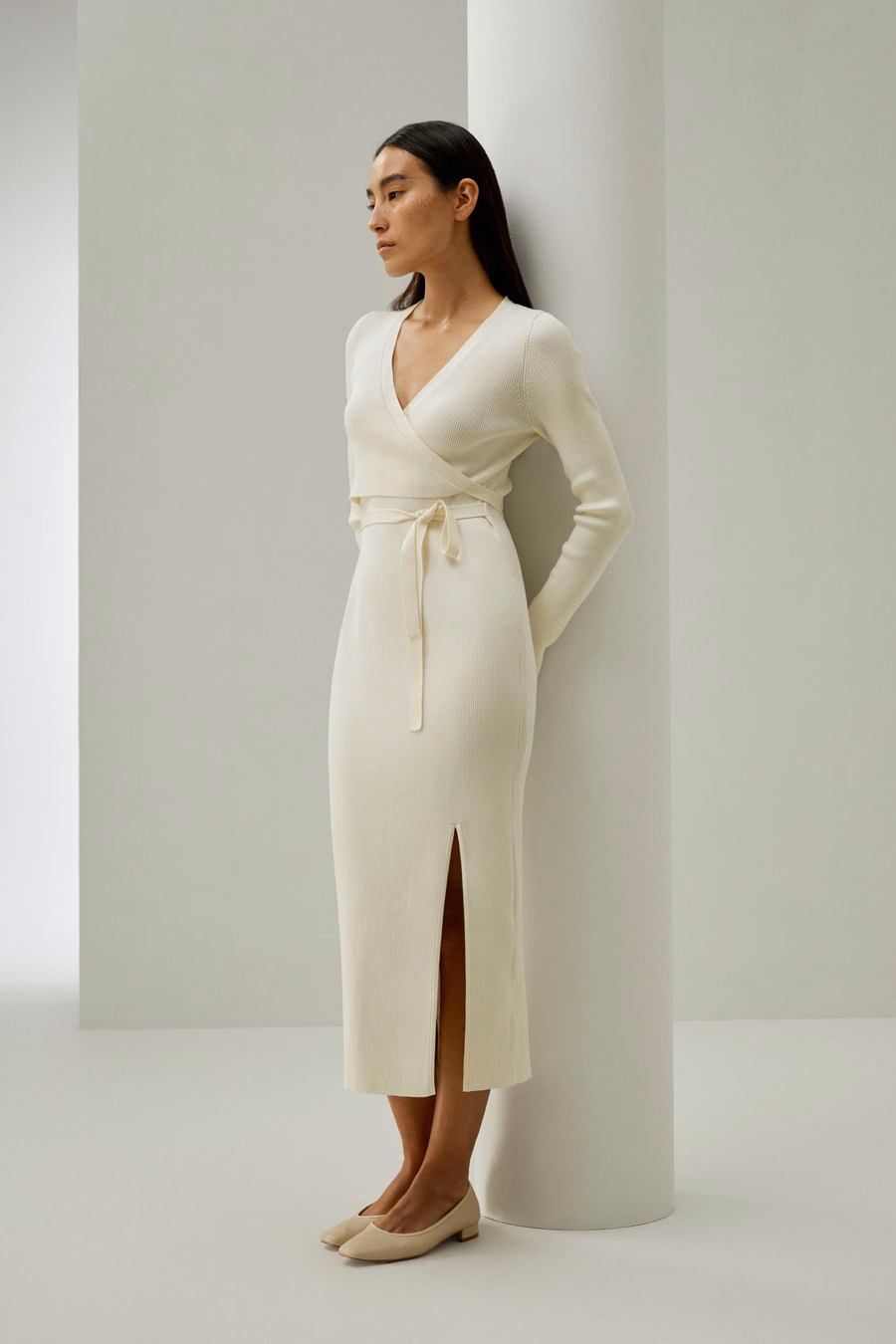 Robe en tricot de soie à fermeture croisée élégante