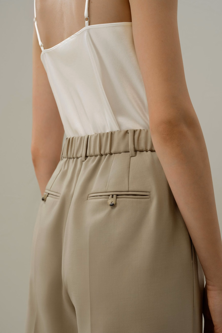 Pantalons droits en laine et soie