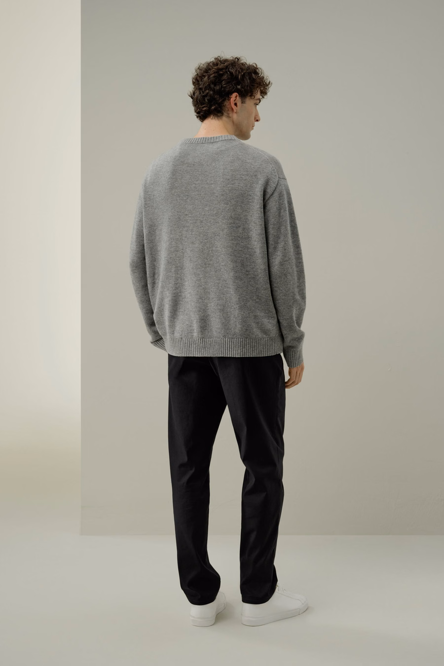 Pull à col rond en laine cachemire durable