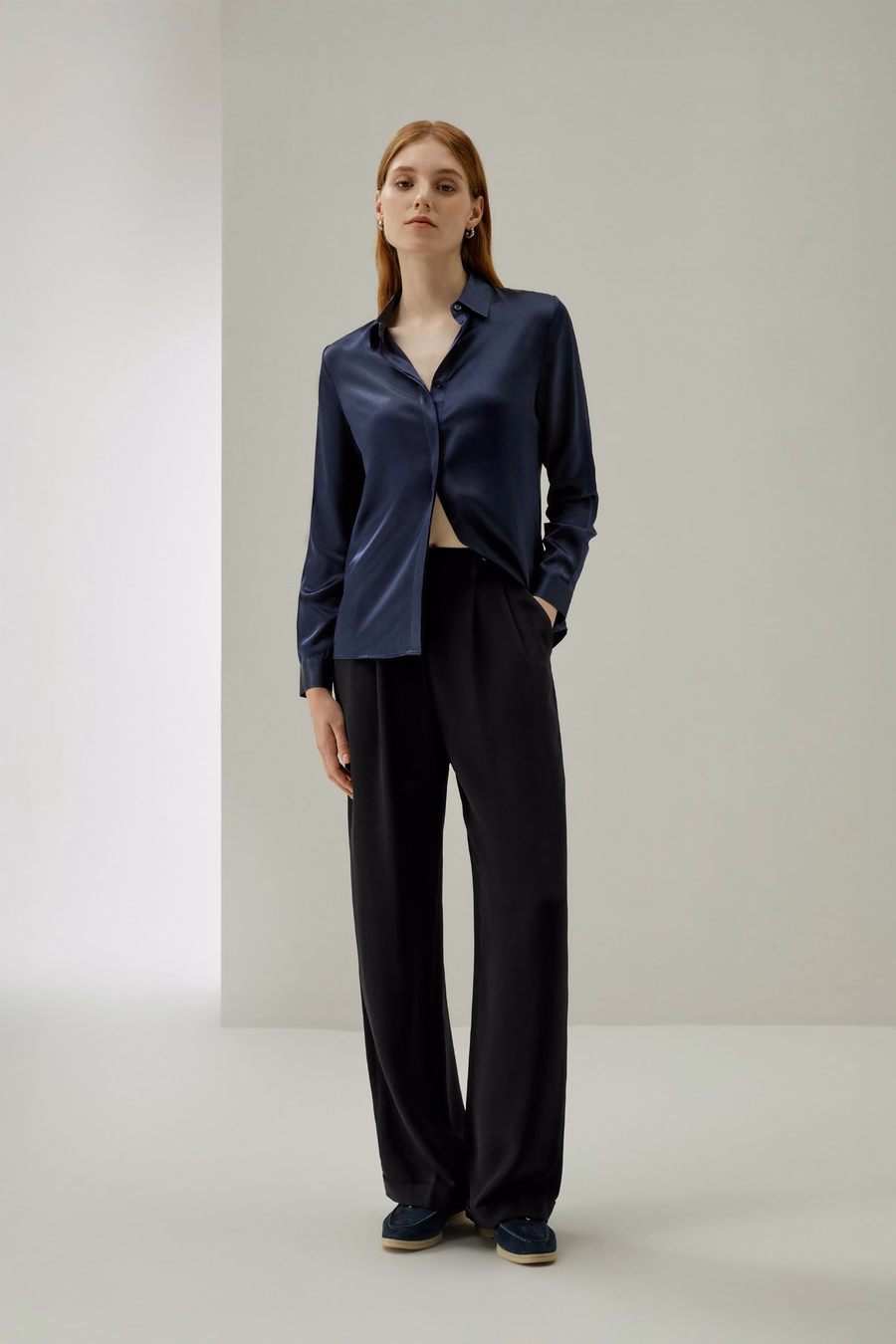 Chemise en soie à patte dissimulée