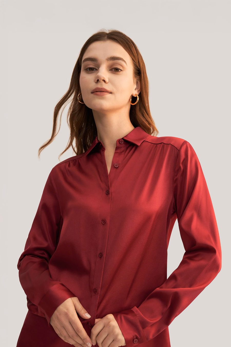 Blouse en soie à manches longues et col
