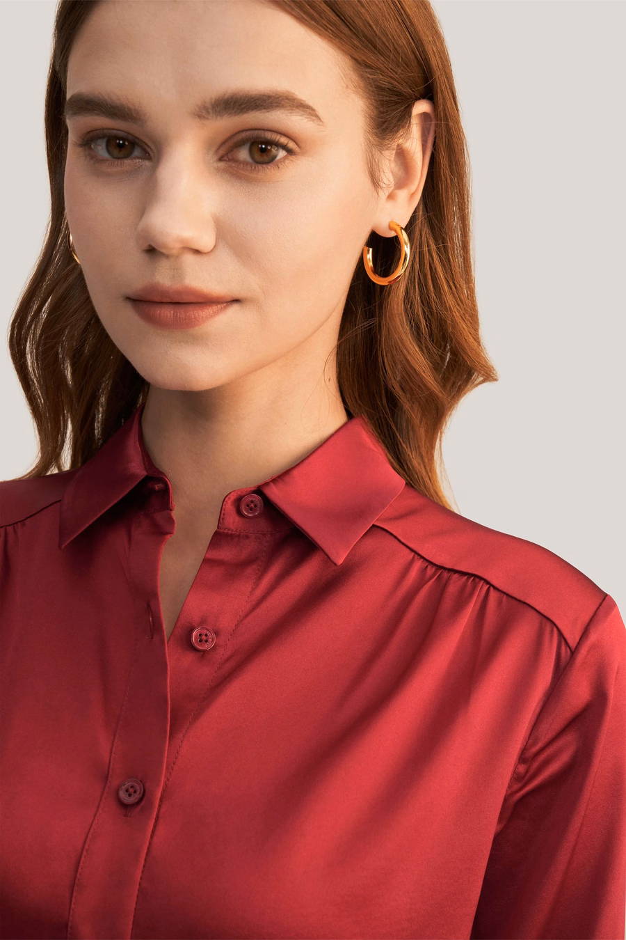 Blouse en soie à manches longues et col