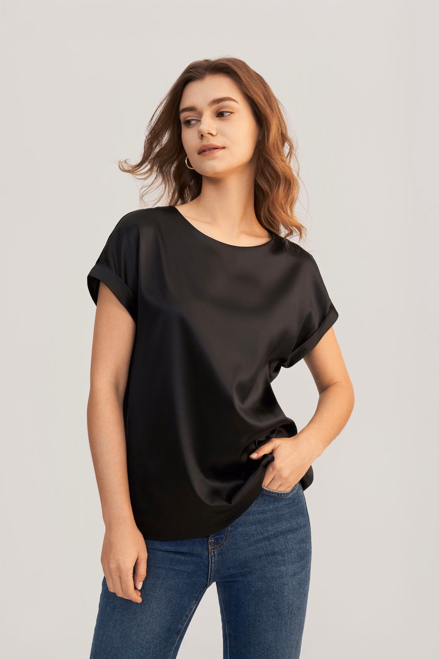 T-shirt en soie à encolure ronde et manches courtes