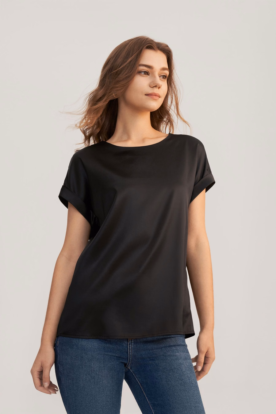 T-shirt en soie à encolure ronde et manches courtes