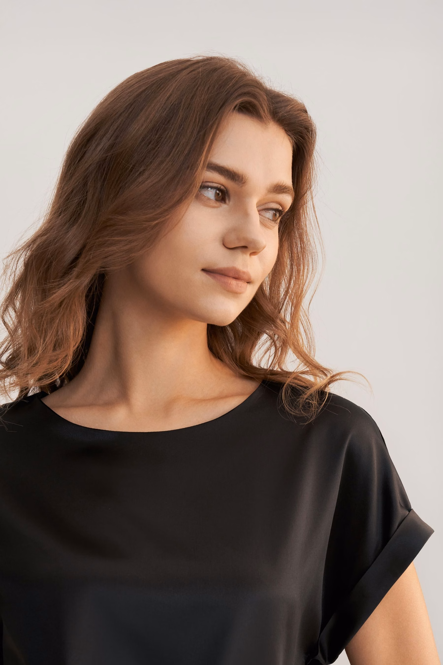 T-shirt en soie à encolure ronde et manches courtes