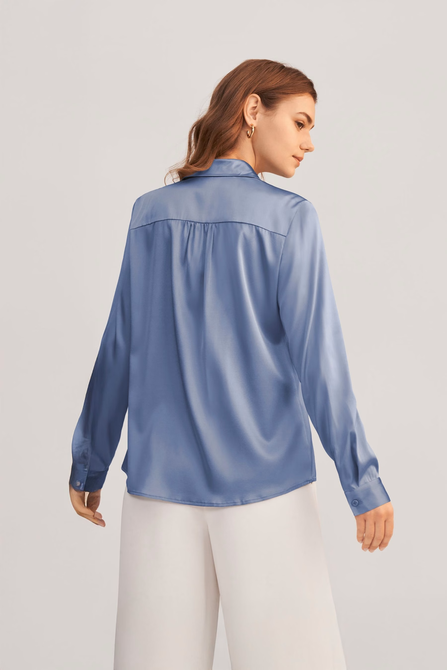 Blouse en soie à manches longues et col