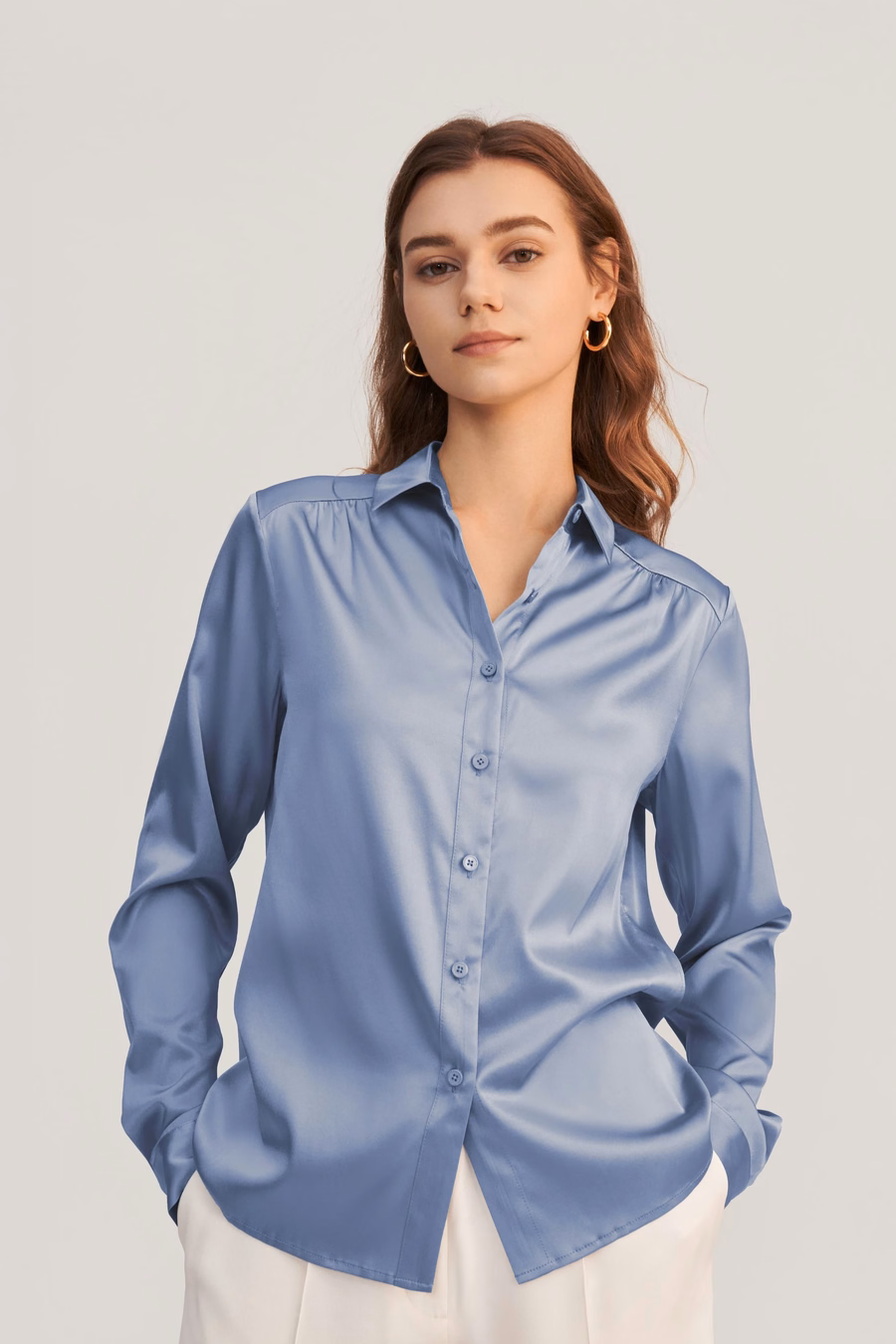 Blouse en soie à manches longues et col