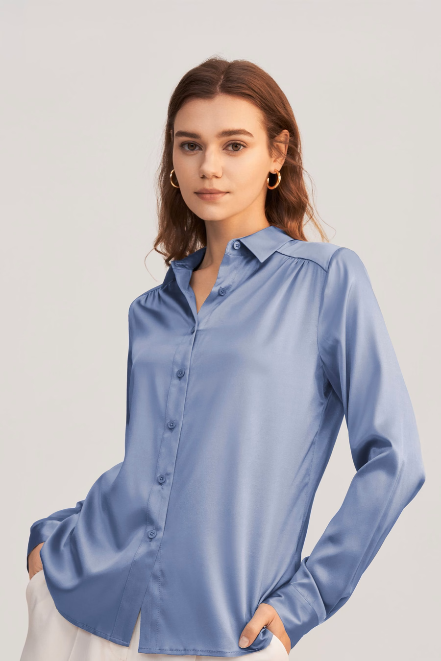 Blouse en soie à manches longues et col