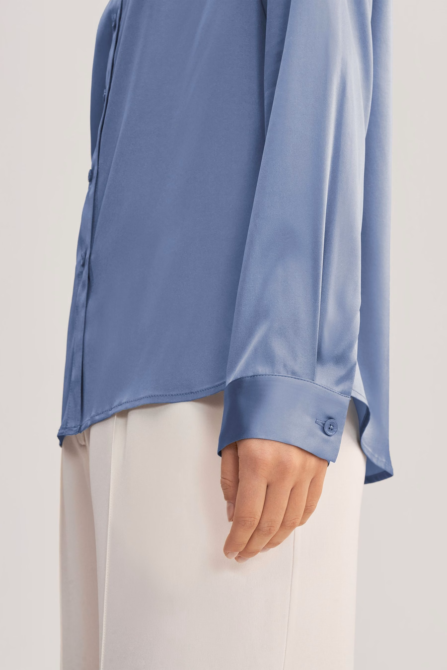 Blouse en soie à manches longues et col