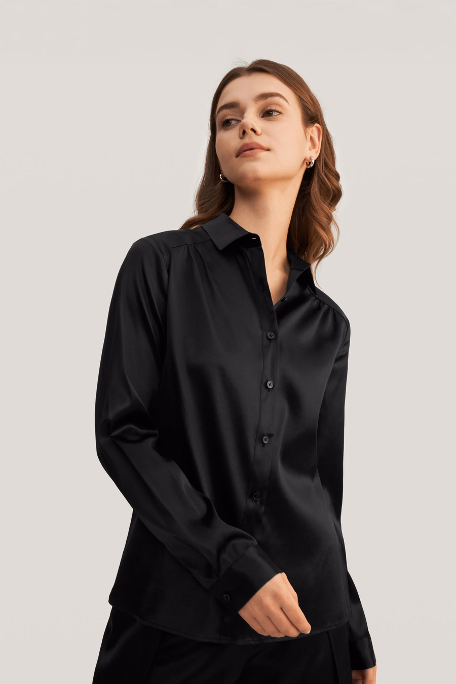 Blouse en soie à manches longues et col