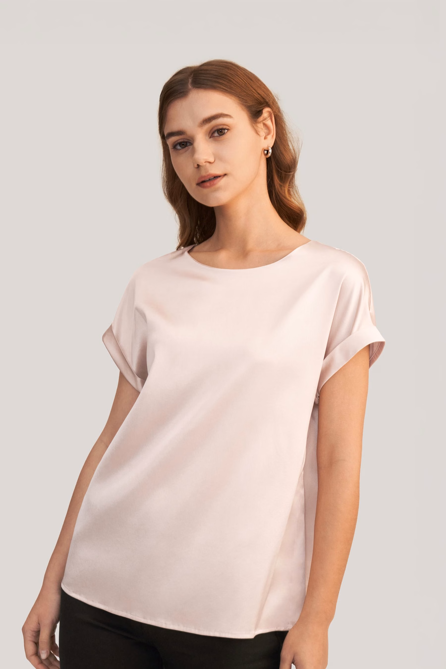 T-shirt en soie à encolure ronde et manches courtes