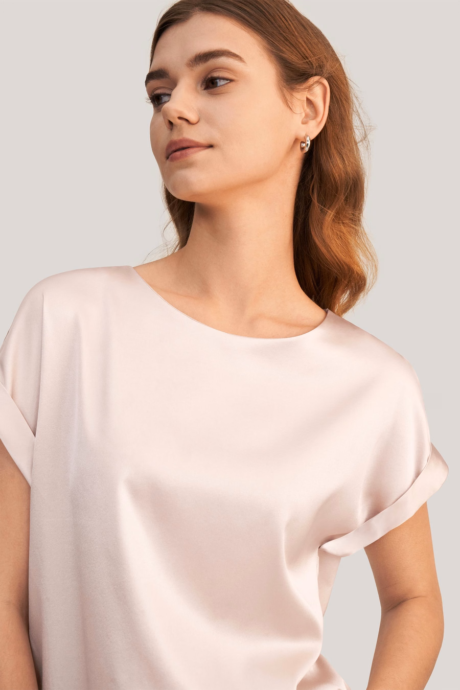 T-shirt en soie à encolure ronde et manches courtes