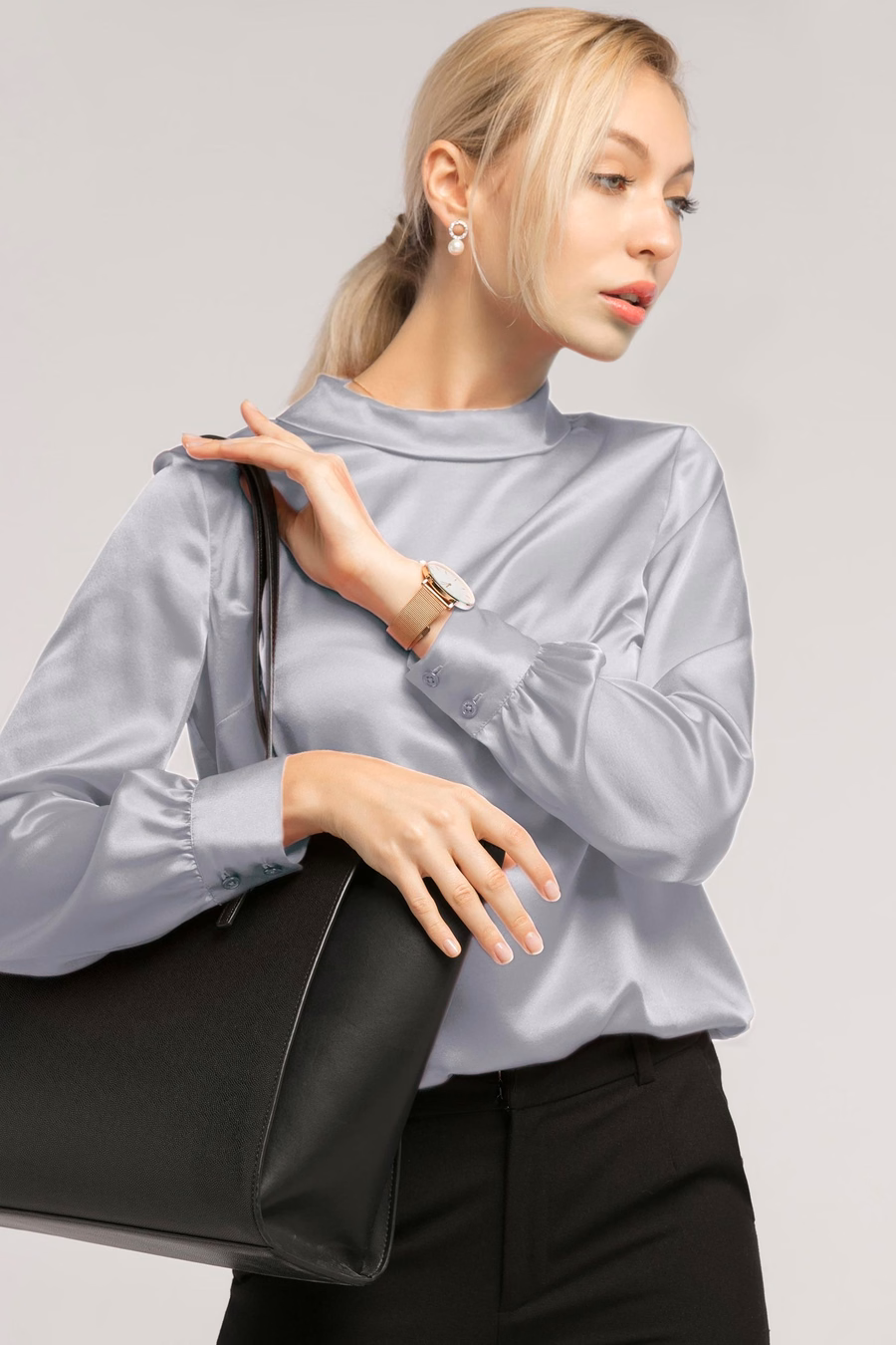 Blouse en soie à col montant et manches longues