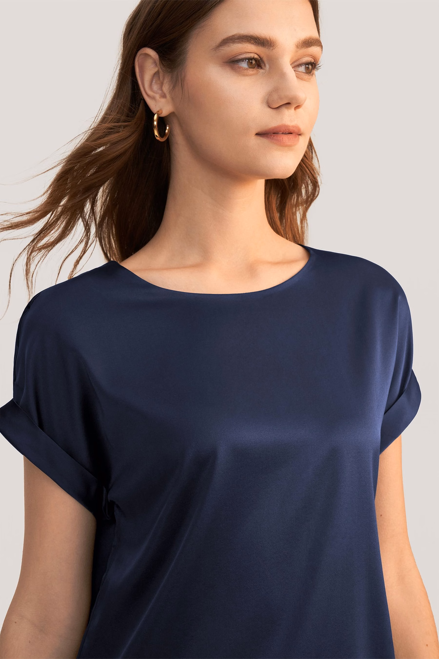 T-shirt en soie à encolure ronde et manches courtes