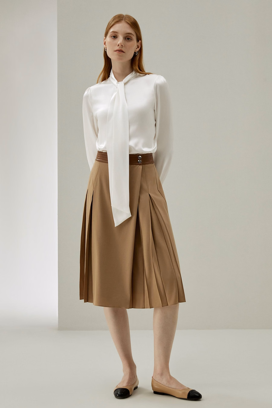 Blouse en soie avec nœud papillon pour femmes