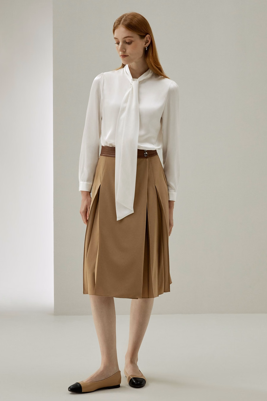 Blouse en soie avec nœud papillon pour femmes