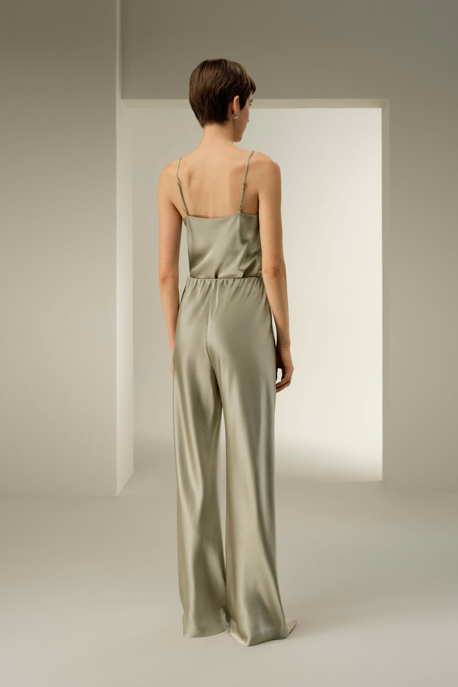 Pantalon en satin de soie à jambe droite