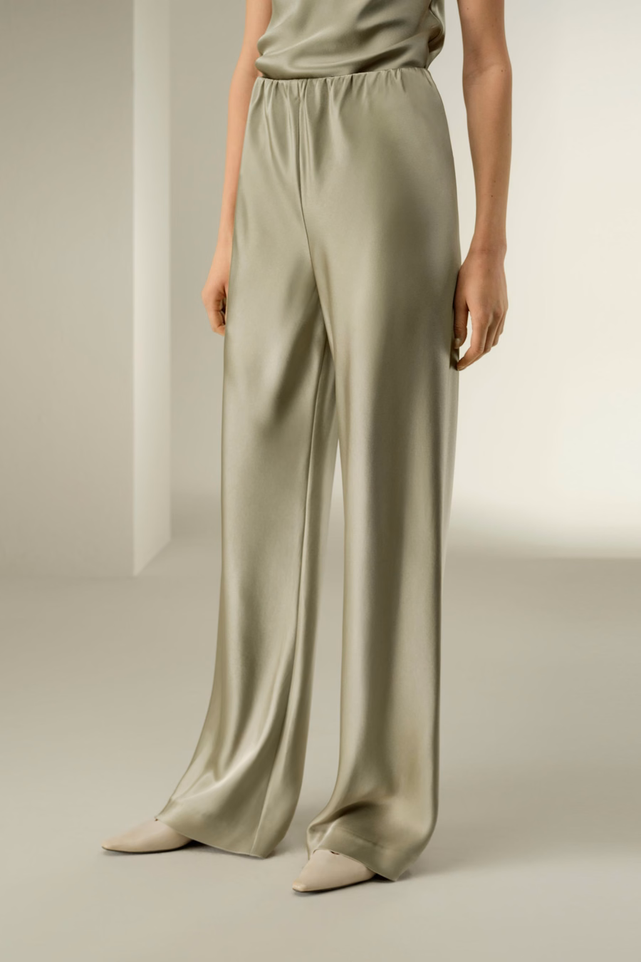 Pantalon en satin de soie à jambe droite