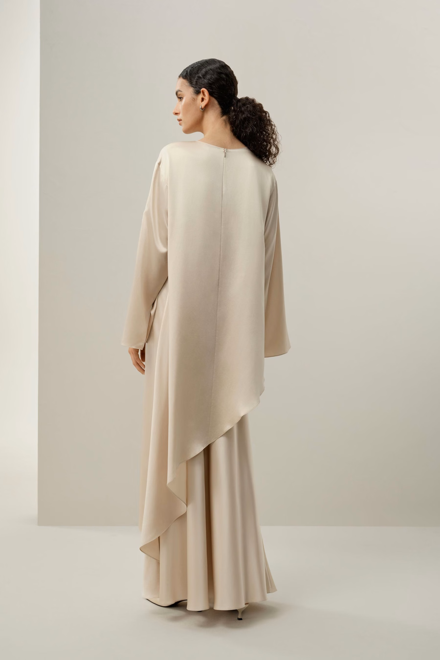 Tunique asymétrique en charmeuse de soie